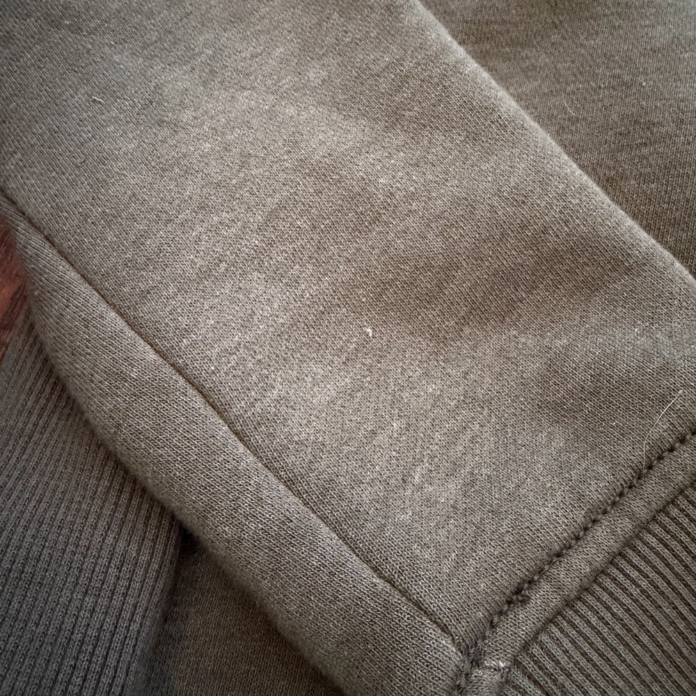 Carhartt Women's Relaxed
Fit Crewneck Logo Olive Sweatshirt - Picture 15 of 15